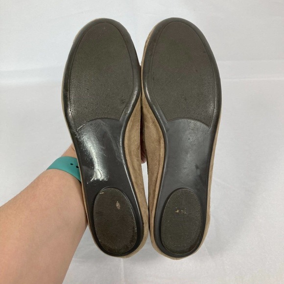 Vaneli Shoes Womens Sz 7N Beige Tan Suede Leather Ruched Ballet Flats - Picture 5 of 7